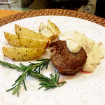 Filet ao molho de whisky com batatas rústicas